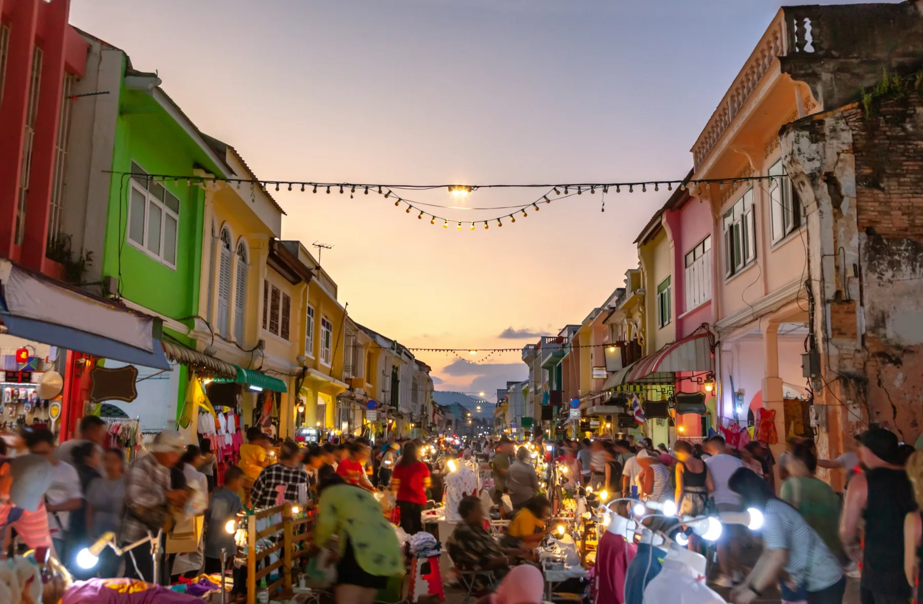 Kvällsliv och marknad på Phuket